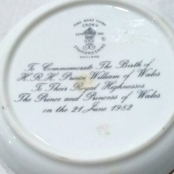 Vintage Crown Staffordshire Commemorative Trinket Plate Birth of Prince William - Picture 3 of 4